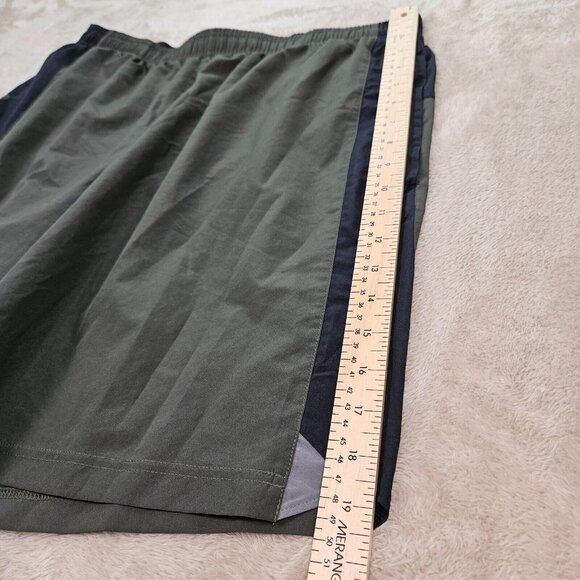 Under Armour heatgear Shorts Loose Fit Green Black Back Zipped Pocket Mens Sz XL - Picture 8 of 14